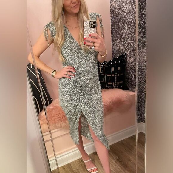 Veronica Beard Teagan Ruched Blue/White Faux Wrap Silk Dress. Size 10. - Picture 2 of 11